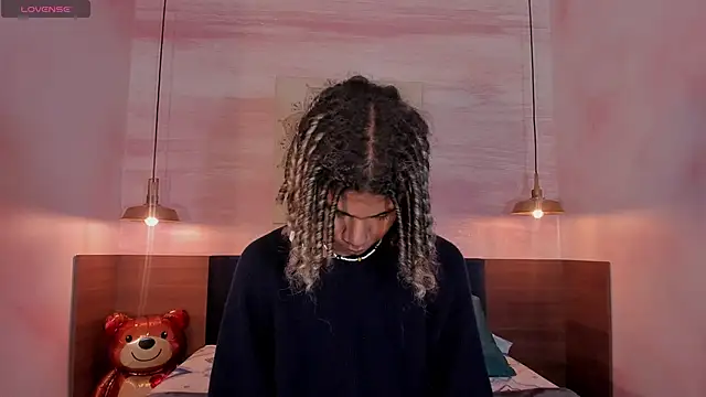 Maxim-Walker online show from 02-27-25, 03:04