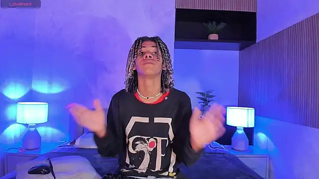 Maxim-Walker online show from 03-22-25, 03:09