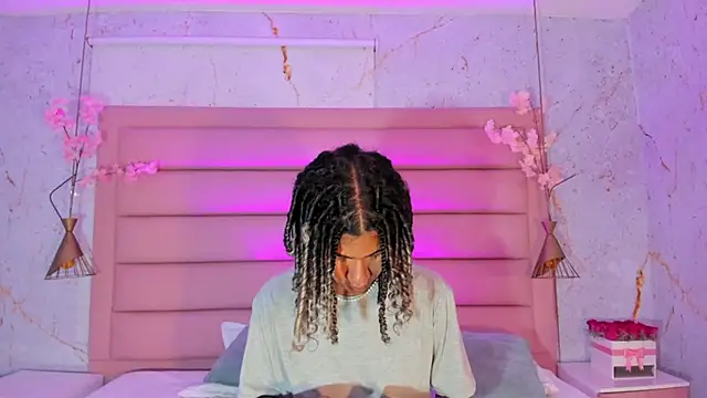 Maxim-Walker online show from 09-22-25, 02:46