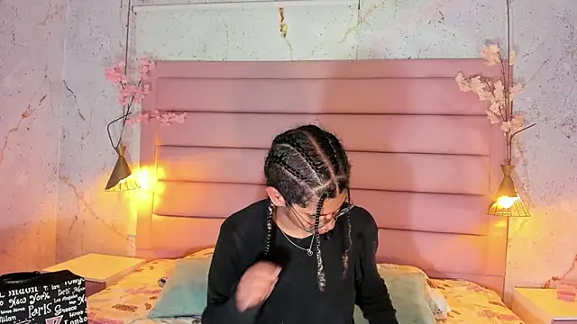 Maxim-Walker online show from 10-24-25, 03:03