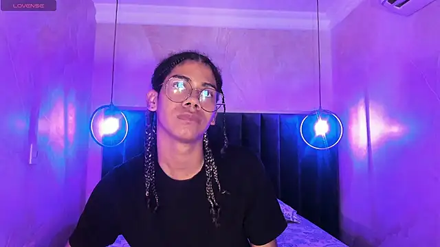 Maxim-Walker online show from 11-22-25, 03:16