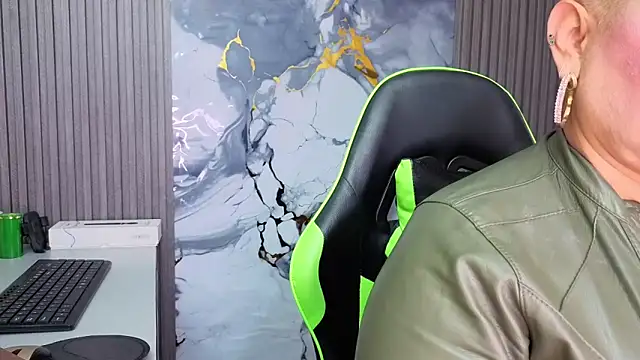 GianellaCox  online show from 04-20-26, 02:09