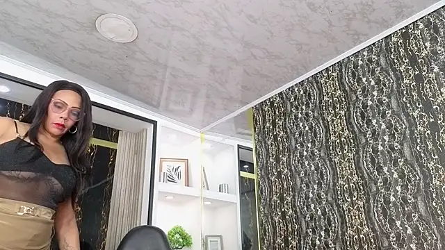 AmberNix online show from 01-16-26, 01:59