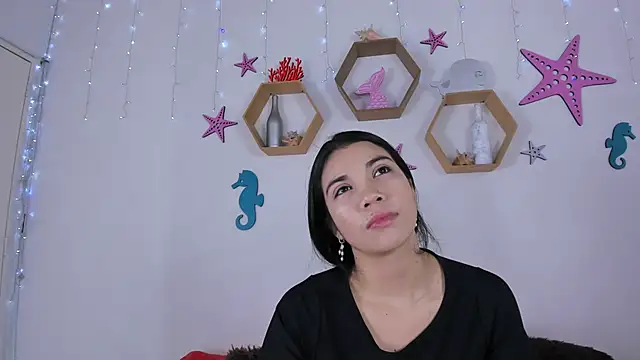 Emiily Parkerr online show from 12-28-24, 03:04