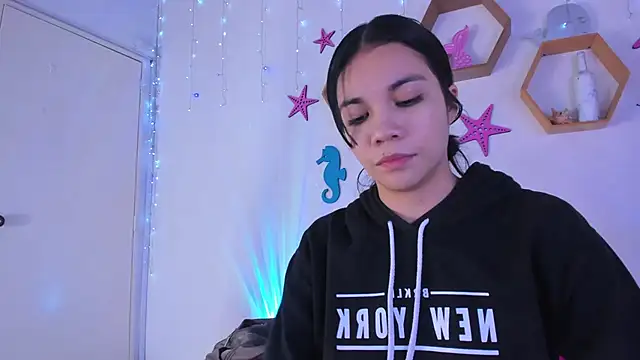 Emiily Parkerr online show from 10-11-25, 03:28