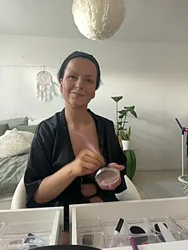 Off  Melonenmandy online show from 02-28-26, 08:37