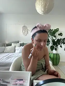 Off  Melonenmandy online show from 04-08-26, 08:14