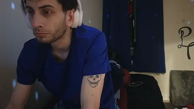 Snapshot of pantslesstraveler_plt chatting on 02-25-25, 12:55 pantslesstraveler plt online show from 02-25-25, 12:55