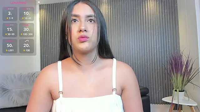 paulina sweett  online show from 02-19-25, 12:22