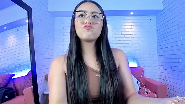 paulina sweett  online show from 10-02-25, 06:59