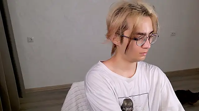 CuteYukiKun online show from 10-25-25, 03:25