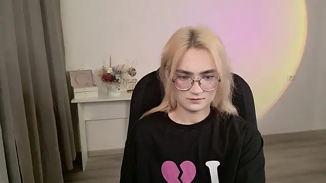 CuteYukiKun online show from 03-27-26, 01:00