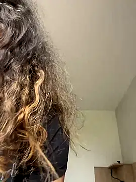 uniquerossie online show from 11-14-25, 10:14