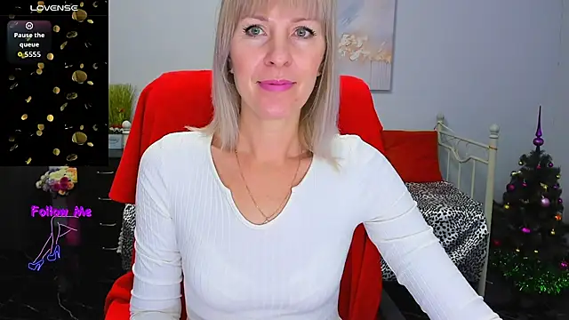 Snapshot of Anita_Tayson chatting on 12-21-25, 07:15 Anita Tayson online show from 12-21-25, 07:15