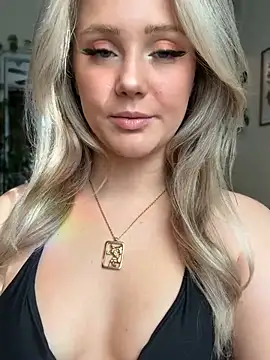 Snapshot of lexi_luv chatting on 01-17-25, 06:12 lexi luv online show from 01-17-25, 06:12