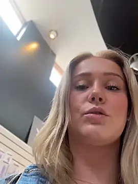 Snapshot of lexi_luv chatting on 03-07-25, 08:00 lexi luv online show from 03-07-25, 08:00