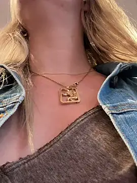 Snapshot of lexi_luv chatting on 03-07-25, 11:05 lexi luv online show from 03-07-25, 11:05