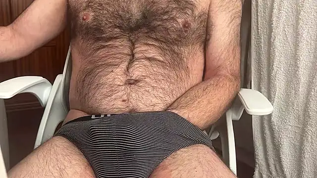 Snapshot of spanishairy chatting on 01-26-25, 11:50 spanishairy online show from 01-26-25, 11:50