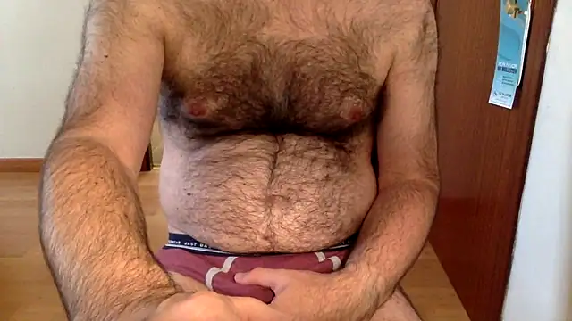 Snapshot of spanishairy chatting on 09-19-25, 04:29 spanishairy online show from 09-19-25, 04:29