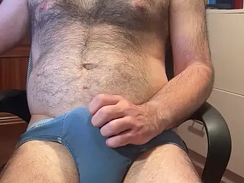 Snapshot of spanishairy chatting on 10-23-25, 05:07 spanishairy online show from 10-23-25, 05:07