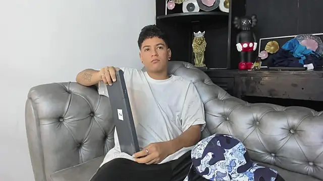 Levy Steve online show from 03-08-25, 07:38