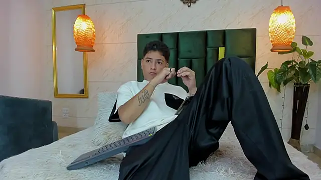 Levy Steve online show from 09-19-25, 03:41