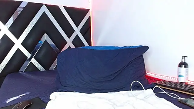 Levy Steve online show from 04-05-26, 01:14