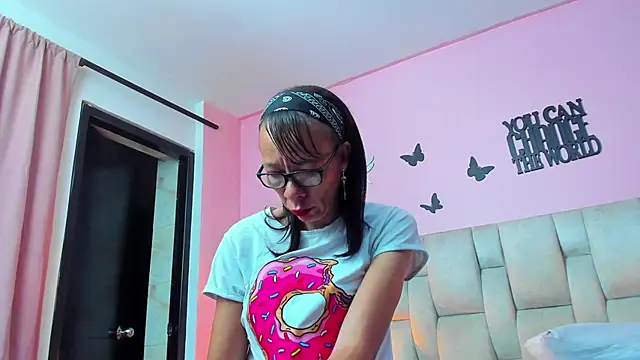 Snapshot of daniela_xue chatting on 02-06-25, 02:44 daniela xue online show from 02-06-25, 02:44