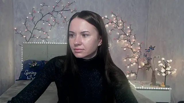 KaraCriegs online show from 04-27-26, 05:33