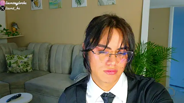 Liam Taylor online show from 09-12-25, 11:04