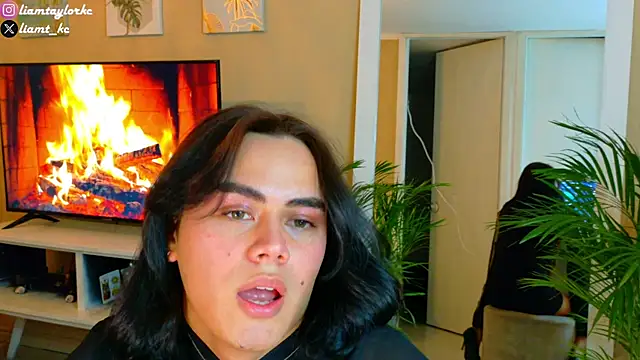 Liam Taylor online show from 09-30-25, 03:55