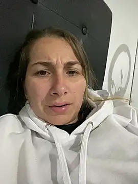 Iris love18 online show from 02-16-25, 02:31