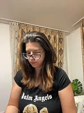 NadiraNoor online show from 03-18-26, 11:30