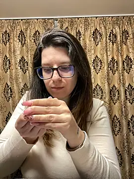 NadiraNoor online show from 04-12-26, 10:26