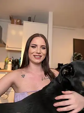 AvaGianna online show from 12-16-24, 10:13