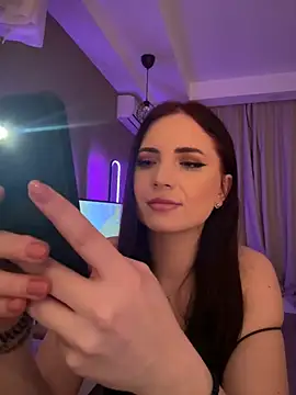 AvaGianna online show from 01-30-25, 07:48