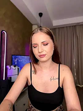 Snapshot of AvaGianna chatting on 11-06-25, 10:16 AvaGianna online show from 11-06-25, 10:16