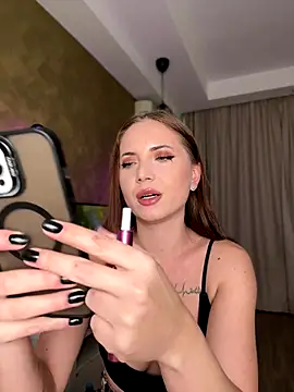 Snapshot of AvaGianna chatting on 11-19-25, 04:29 AvaGianna online show from 11-19-25, 04:29