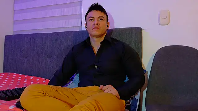 Snapshot of MarksMuscle chatting on 09-12-25, 05:18 MarksMuscle online show from 09-12-25, 05:18