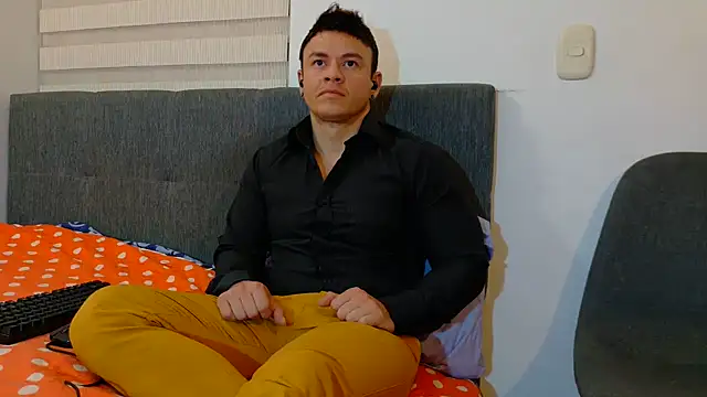 Snapshot of MarksMuscle chatting on 09-15-25, 05:18 MarksMuscle online show from 09-15-25, 05:18