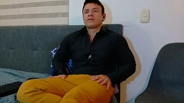 Snapshot of MarksMuscle chatting on 10-04-25, 05:49 MarksMuscle online show from 10-04-25, 05:49