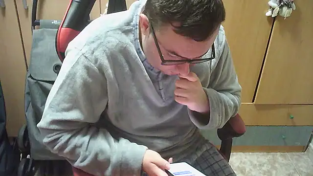 Snapshot of Javier_bear chatting on 01-10-25, 10:57 Javier bear online show from 01-10-25, 10:57