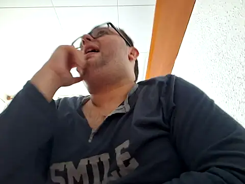 Snapshot of Javier_bear chatting on 01-12-25, 10:45 Javier bear online show from 01-12-25, 10:45