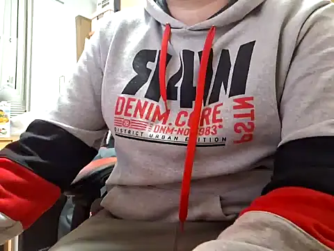 Snapshot of Javier_bear chatting on 01-13-25, 02:32 Javier bear online show from 01-13-25, 02:32