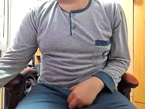 Snapshot of Javier_bear chatting on 01-26-25, 09:40 Javier bear online show from 01-26-25, 09:40