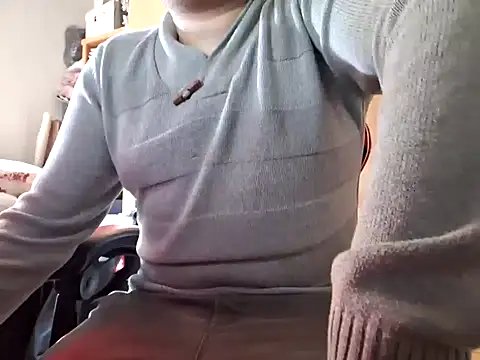 Snapshot of Javier_bear chatting on 01-29-25, 02:42 Javier bear online show from 01-29-25, 02:42