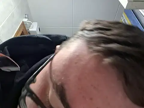 Snapshot of Javier_bear chatting on 02-07-25, 02:15 Javier bear online show from 02-07-25, 02:15