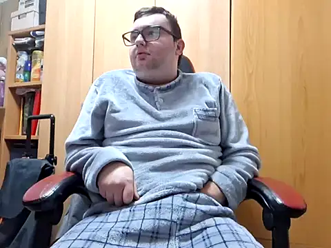 Snapshot of Javier_bear chatting on 02-07-25, 10:52 Javier bear online show from 02-07-25, 10:52