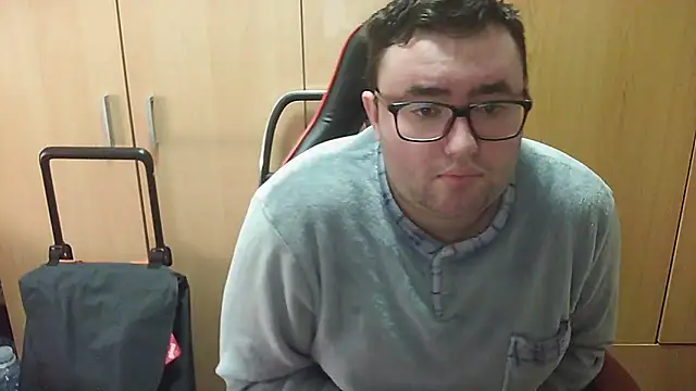 Snapshot of Javier_bear chatting on 02-09-25, 11:04 Javier bear online show from 02-09-25, 11:04