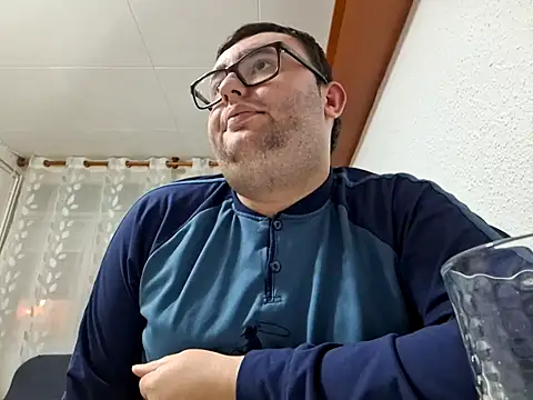 Snapshot of Javier_bear chatting on 02-10-25, 08:42 Javier bear online show from 02-10-25, 08:42